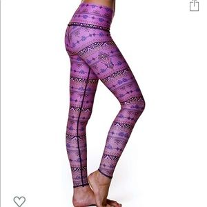 Teeki Women's Hot Pants Leggings in Choose Roses